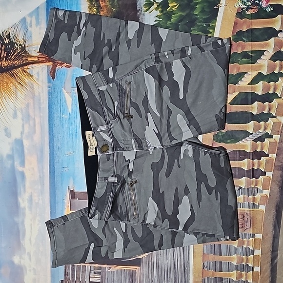 Democracy‎ Ab Technology Camo Jeans Size 6 - Picture 1 of 5